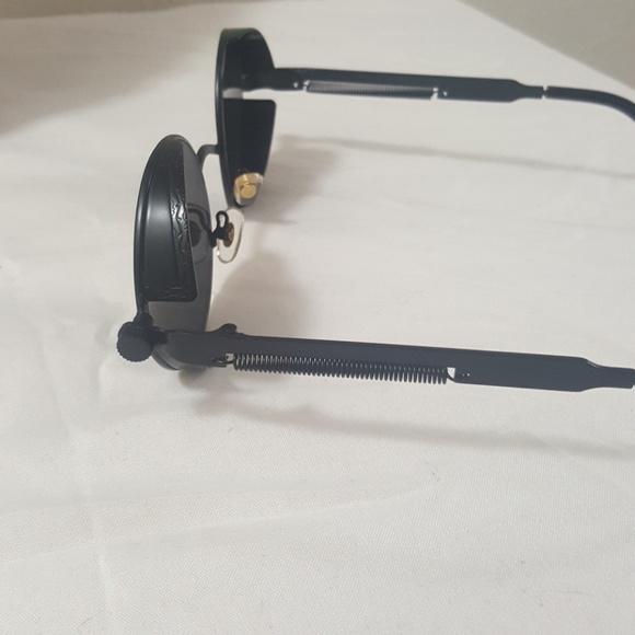 Black Retro Sunglasses - Picture 4 of 4